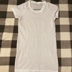 SOLD lululemon swiftly tech shirt